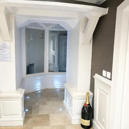 Moderne & Spacieux Au Coeur De Apartment